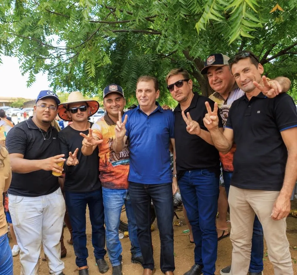 Chico Mendes participa de cavalgada em Nazarezinho-PB ao lado de lideranças|Foto: Divulgação
