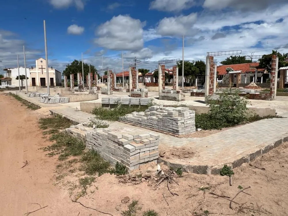 Praça da comunidade do Retiro dos Parnaíbas em construção|Foto: Tribuna10