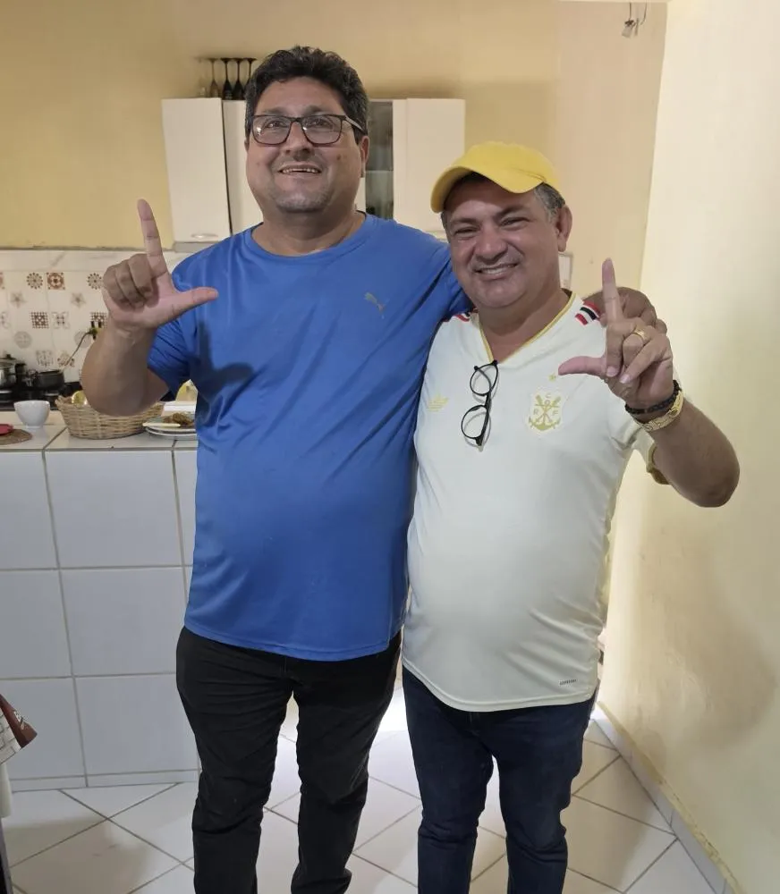 Ex-vereador Muniz ao lado do prefeito Luiz Claudino|Foto: Divulgação