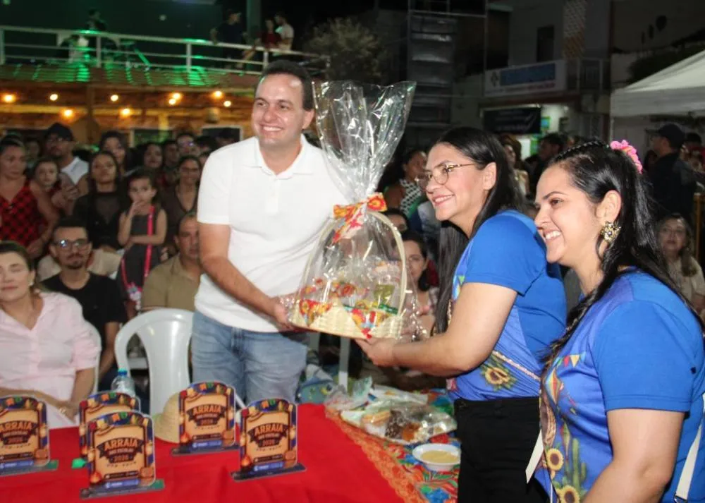 São João das Escolas Municipais reúne tradição, cultura e integração na Praça do Memorial|Foto: Assessoria