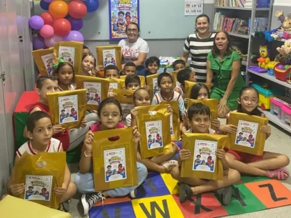 Secretaria de Educação inicia o Projeto Super Leitores com entrega de livros aos alunos das escolas municipais|Foto: Assessoria