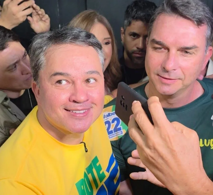 Flávio Bolsonaro e Efraim Filho 