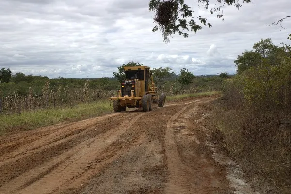 Prefeitura de Bom Jesus-PB inicia recuperação das estradas vicinais|Foto: Divulgação