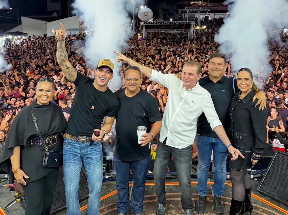 Deputado Chico Mendes prestigia festa de São Pedro em Condado ao lado do prefeito|Foto: Divulgação