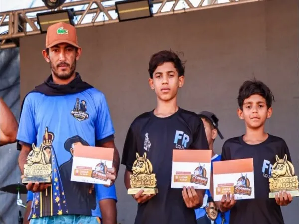 Representantes de Bom Jesus-PB fazem história na 2ª corrida de jegues de Poço de José de Moura-PB|Foto: Divulgação