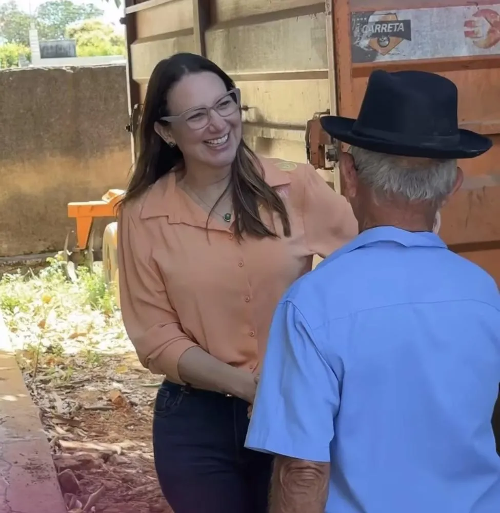 Prefeita Denise Bayma acompanha serviços na Garagem Municipal de Bom Jesus-PB|Foto: Divulgação
