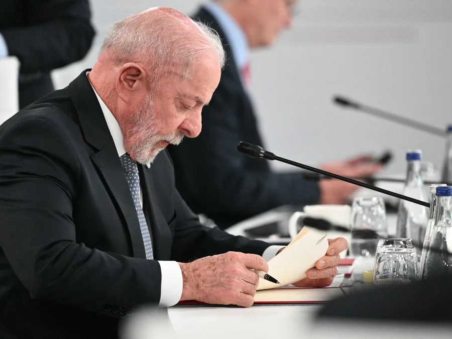 Quem ultrapassar o teto estabelecido estará sujeito ao pagamento de multa equivalente ao valor excedente.