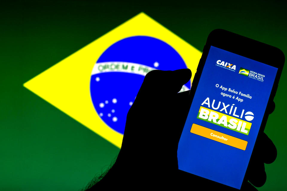  A interrupção, segundo a Caixa, deve ser realizada mensalmente no período de pagamento do benefício