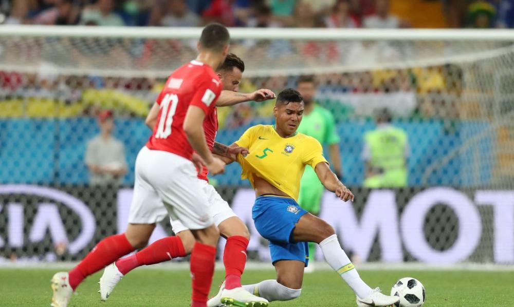 Com a vitória, o Brasil assume a liderança do Grupo G com seis pontos.
