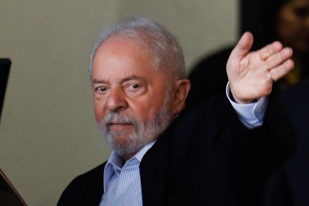 Em abril de 2018, Lula foi preso pelos crimes de corrupção e lavagem de dinheiro no caso do tríplex de Guarujá (SP).