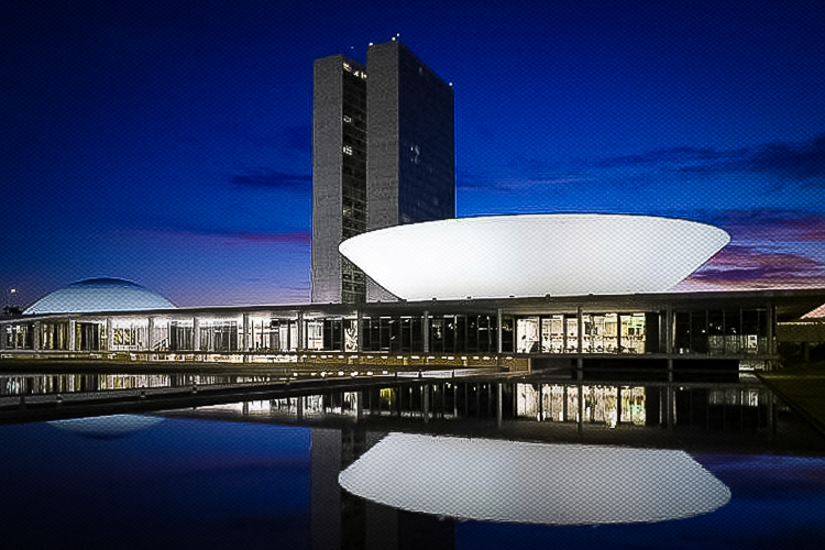 Congresso aprova Bolsa família de R$ 600