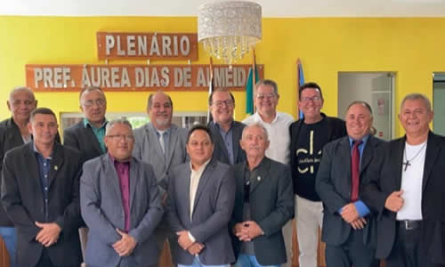 Ceninha Lucena prestigia posse da mesa diretora da Câmara de Bonito de Santa Fé e deseja sorte ao presidente 