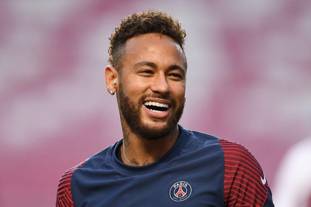 No vídeo, Neymar canta, ao lado da artista, a música 'A amizade é tudo', do grupo 'Jeito Moleque'.