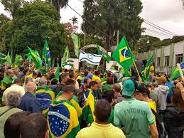 Segundo o Exército, cerca de 300 pessoas ainda permaneciam em frente ao quartel-general em Brasília