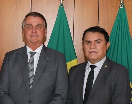 Wilson Santiago, deputado federal ao lado do amigo dele,Bolsonaro 