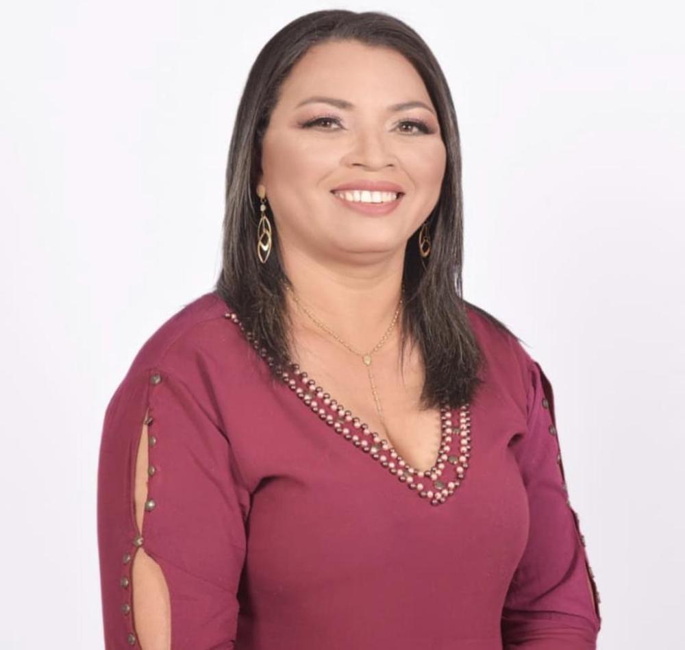 Presidente da Câmara de Bernardino Batista, Eliete Silva preside sessão extraordinária 