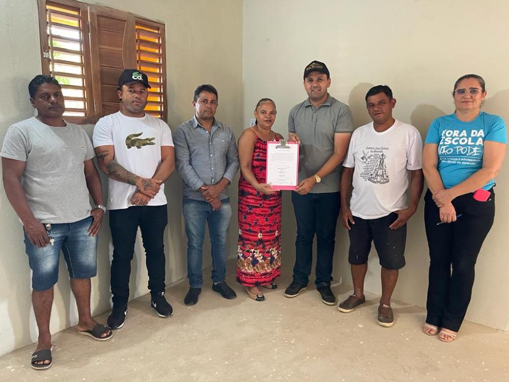 Prefeito Aldo Andrade entrega mais uma reforma de casa em Bernardino Batista