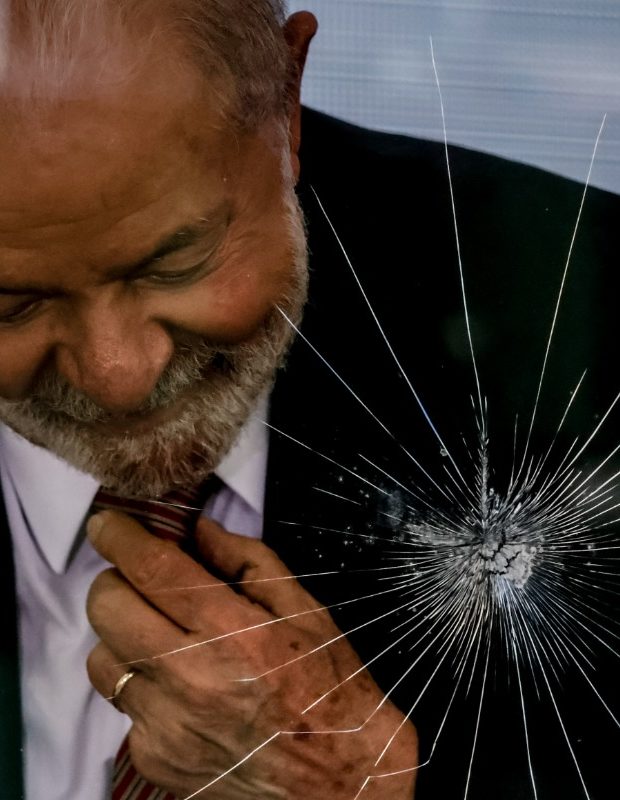 A foto teve ampla repercussão e dividiu a opinião entre os internautas