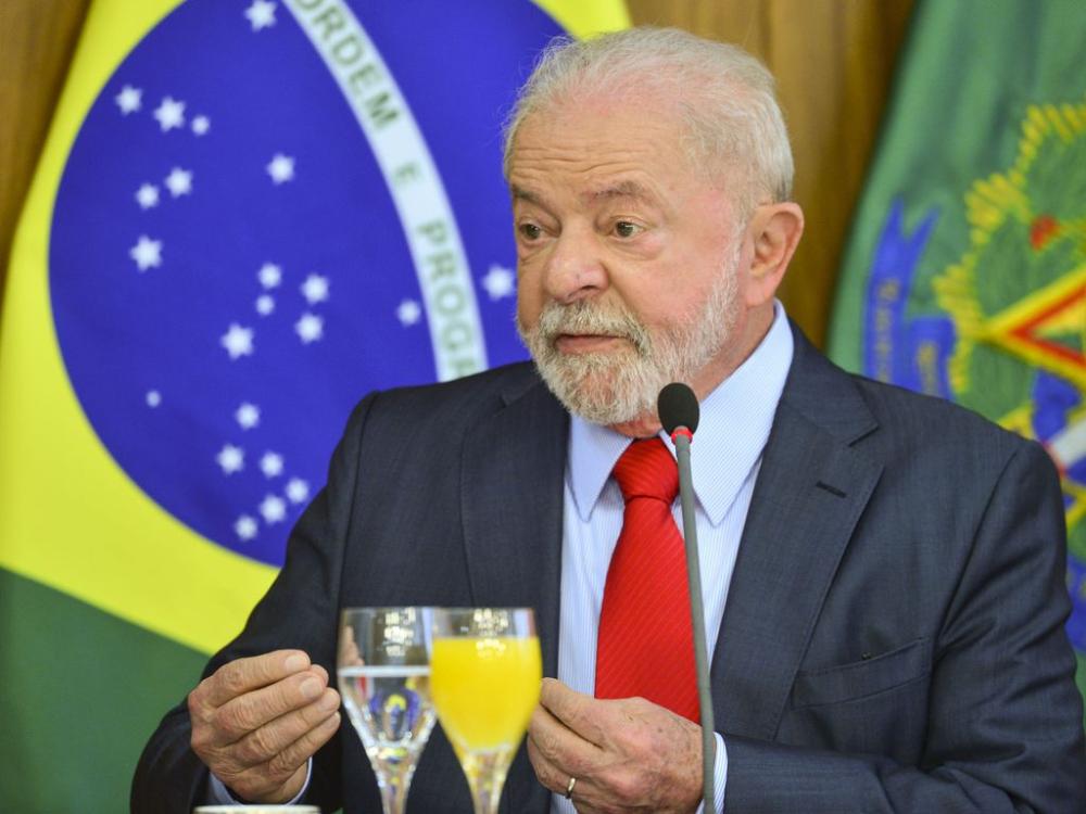 A lei também estabelece que os agentes comunitários de saúde e os agentes de combate às endemias possam acumular cargos públicos.
