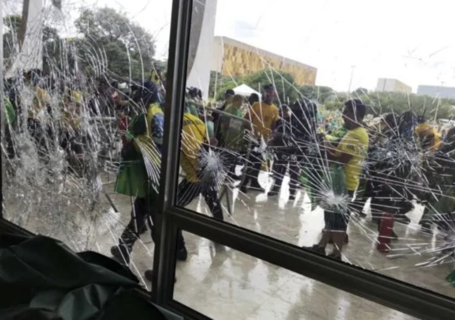 Ato dos golpista em Brasília (Foto reprodução/Metropoles)