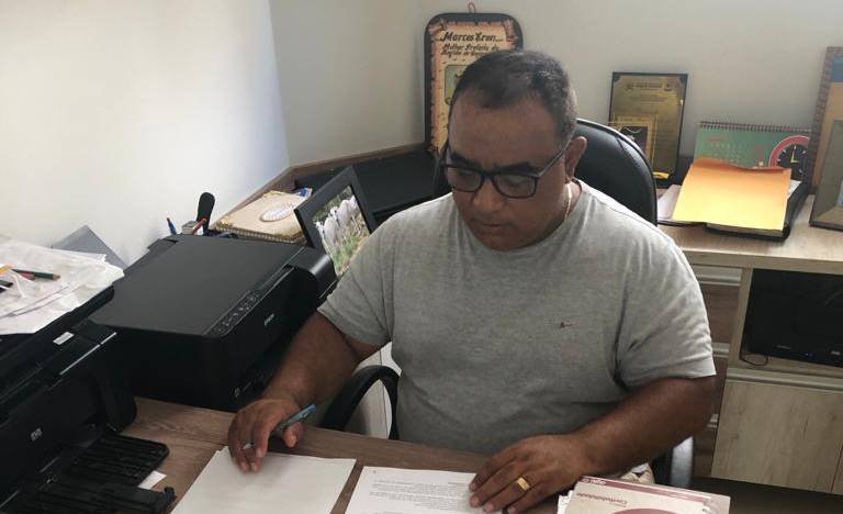  Prefeito de Monte Horebe explica porque os servidores municipais ainda não receberam o pagamento de janeiro 