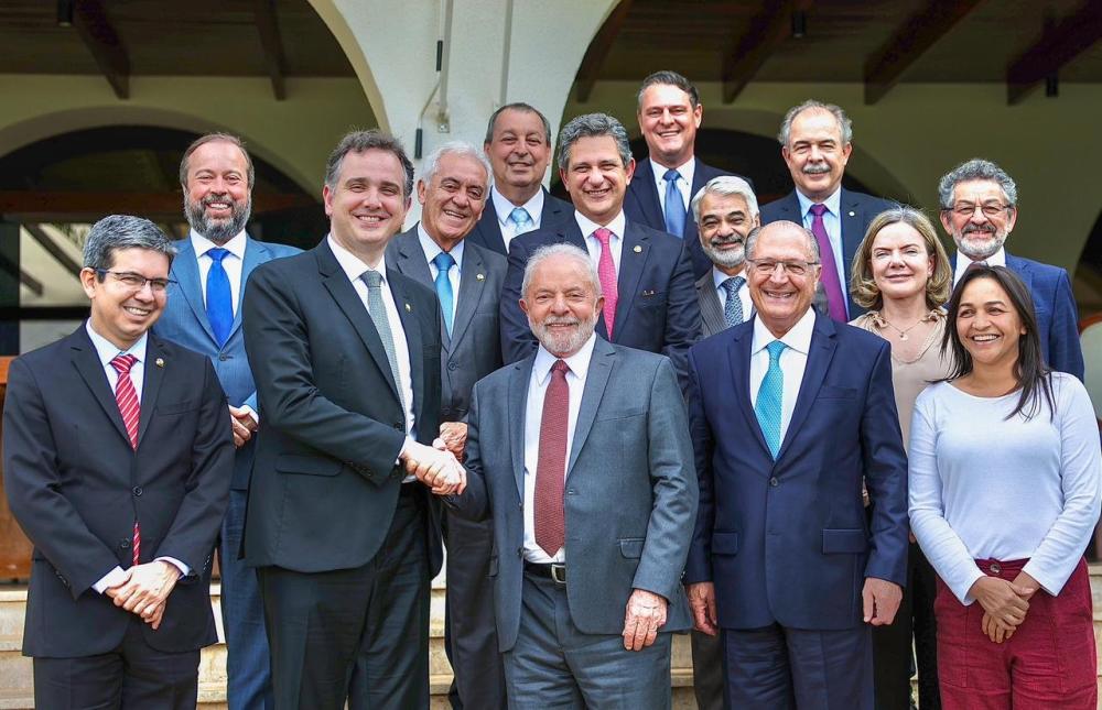 Todos os ministros que conseguiram uma cadeira no Congresso na eleição de 2022 precisarão se licenciar obrigatoriamente para assumirem o mandato