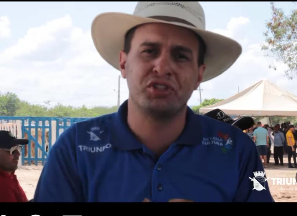  Com objetivo de fortalecer pecuária do município, prefeito Espedito Filho cria feira de animais 