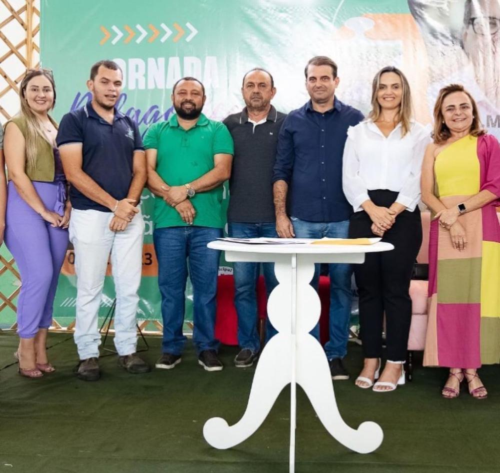 Durante assinatura da ordem de serviço 