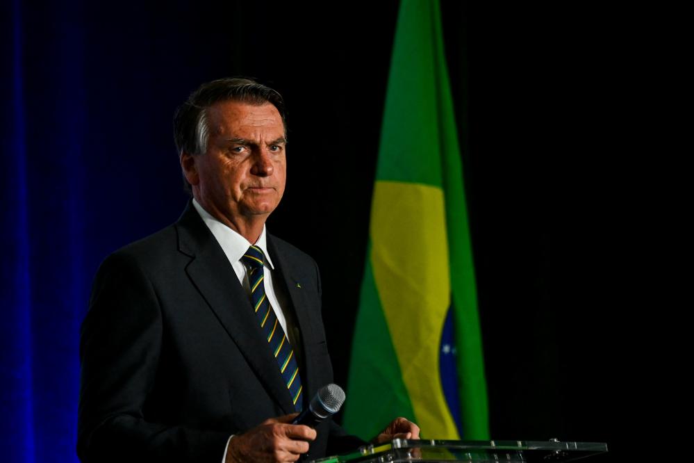 Bolsonaro deve ficar com direitos políticos suspensos 