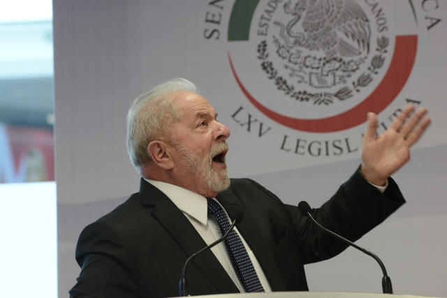 Lula lidera com 15 pontos a frente de Bolsonaro, segundo o Ipespe 