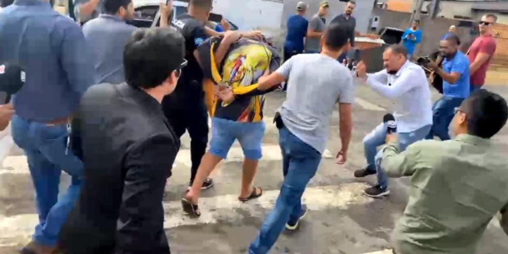 Momento na prisão do segundo suspeito dos assassinatos 