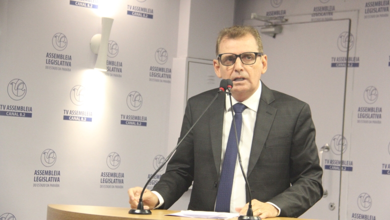  Na ALPB, deputado Chico Mendes sugere formação de comissão para ir a Brasília cobrar agilidade na implantação do piso da enfermagem 