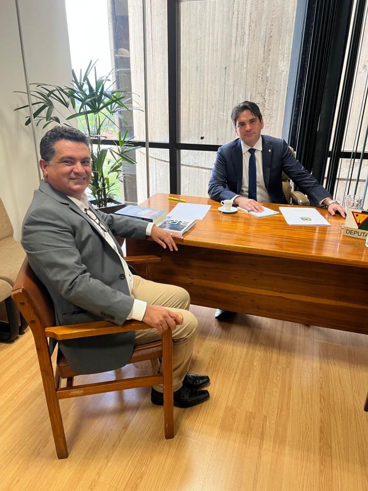 Prefeito Luiz Claudino visita gabinete do deputado Murilo Galdino 
