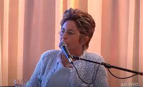 Leninha ERomão é acusadsa de Fake News 