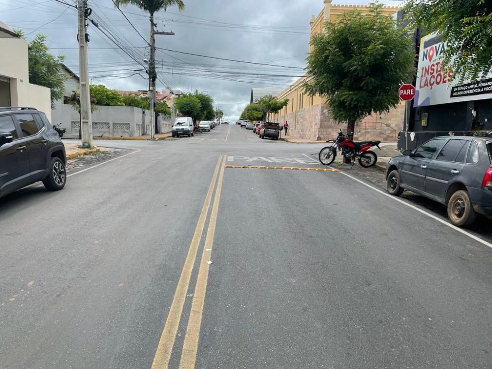 Cruzamento localizado ao lado da igreja Matriz de Cajazeiras (foto: Tribuna10) . 