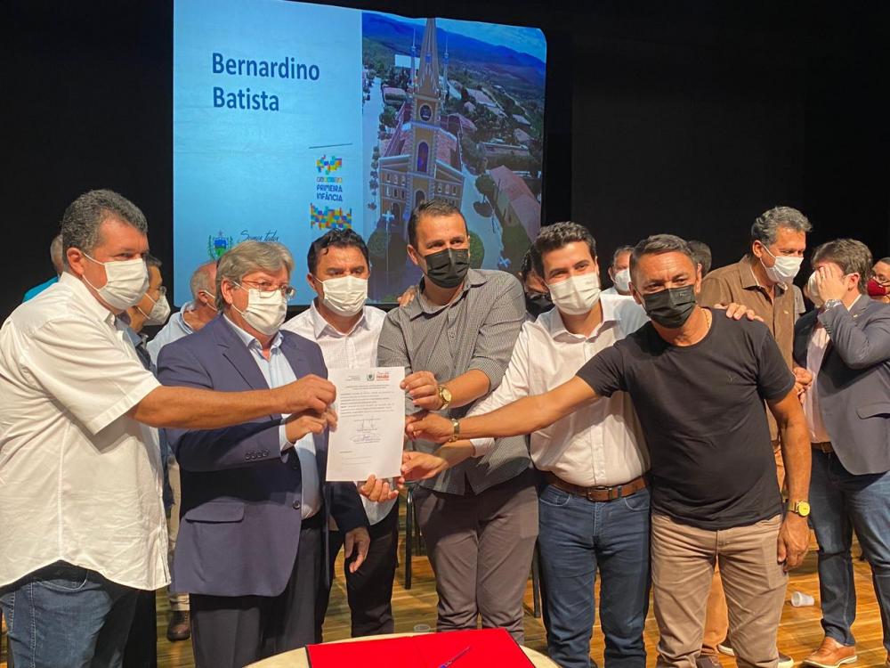 Prefeito Aldo Andrade assina convênio de R$ 869 mil para construção de creche 