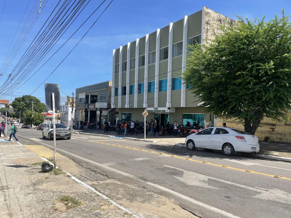 Aluno é flagrado com faca dentro de mochila nesta quinta em colégio de Cajazeiras