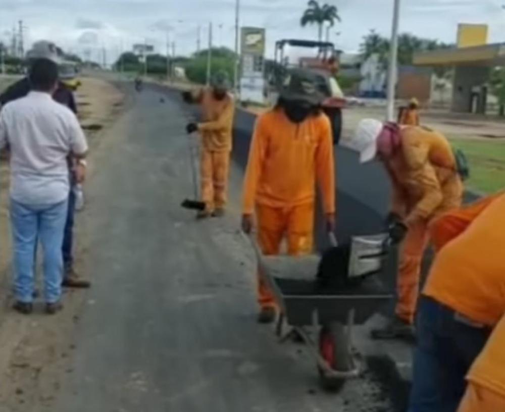 Prefeito acompanha andamento das obras de pavimentação 