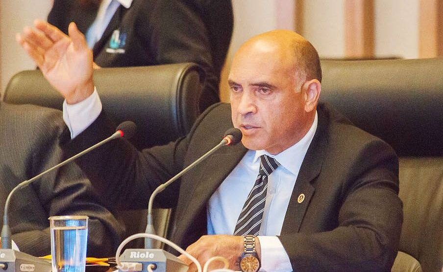 Em Brasília; deputado ameaça sentar a porrada em senador da mesma legenda