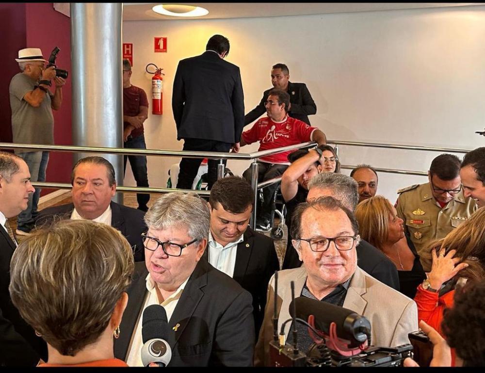  A convite do governador, prefeito Ceninha Lucena participa de abertura do Maio Amarelo em João Pessoa 