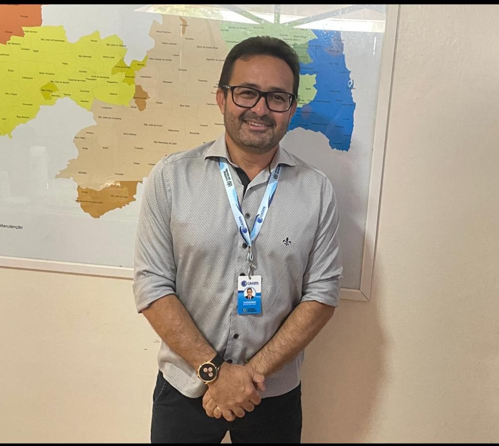 Ao lado da família e amigos, Nenem da Cagepa festeja aniversário 