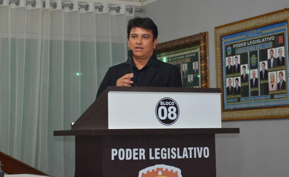 Vereador Whashington durante discurso na Câmara Municipal 