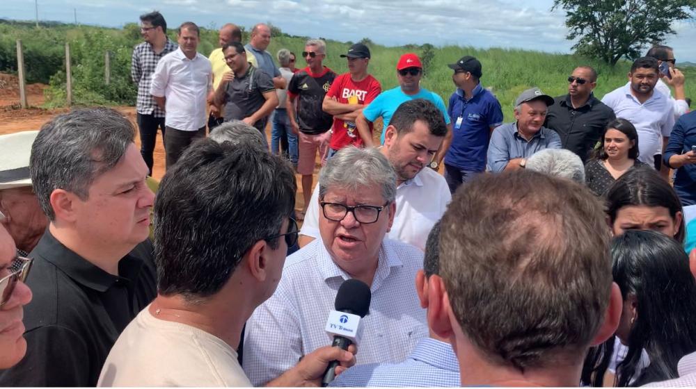 Em visita ao sertão, Governador João Azevedo elogia bancada sertaneja na ALPB