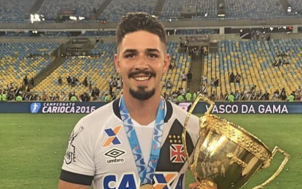 Além do Macaé, o clube que revelou Kadu, Vasco, também publicou nas redes sociais.