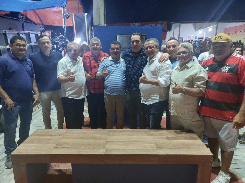 Durante inauguração da paraça de Timbaúba, em São João do Rio do Peixe