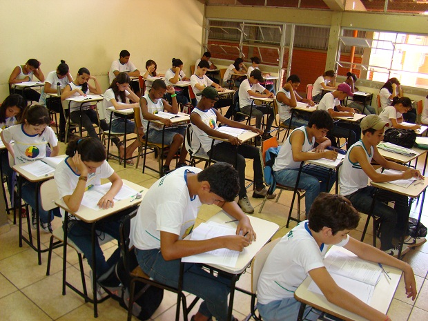 MEC informa que 56% das crianças do 2° ano do ensino fundamental não estão alfabetizadas