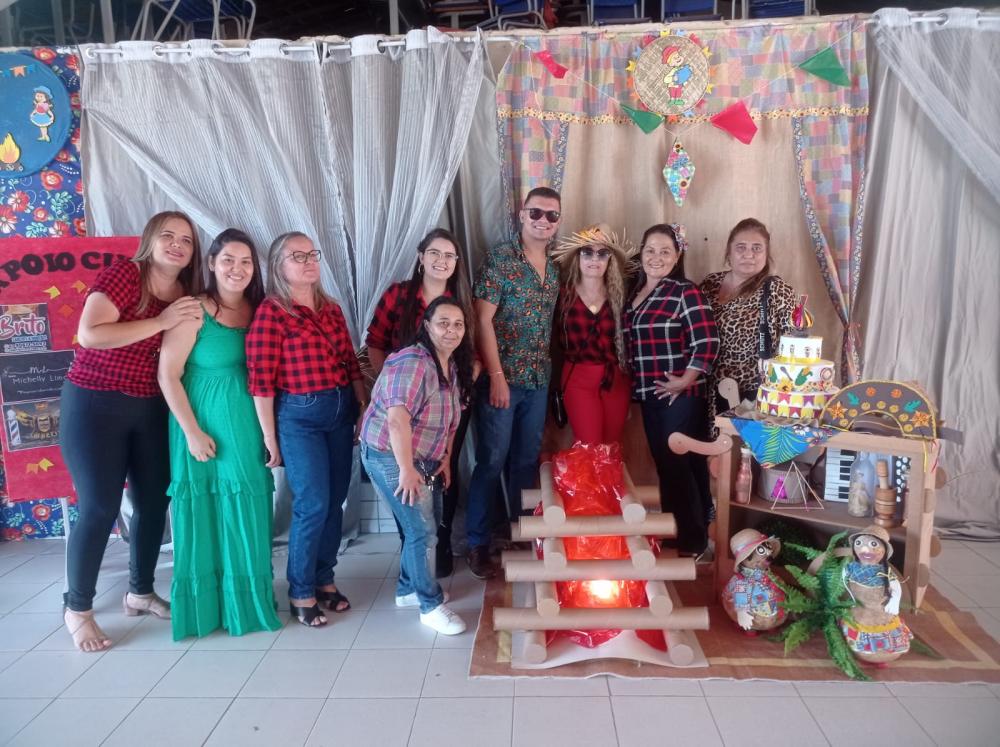 Sob nova direção, colégio estadual de Monte Horebe realiza festa junina e resgata tradição cultural