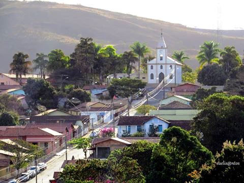 A cidade fica a 256 km da capital mineira, Belo Horizonte