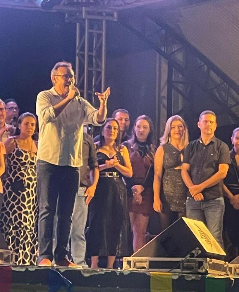 Emanuel Messias rejeita subir ao palco da festa a convite do prefeito 