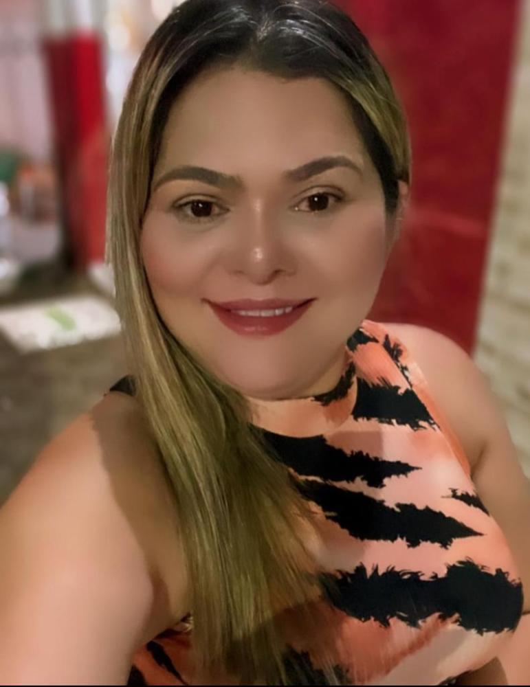  Em entrevista à emissora de rádio, Corrinha Félix reafirma pré-candidatura à prefeitura de Santa Helena 